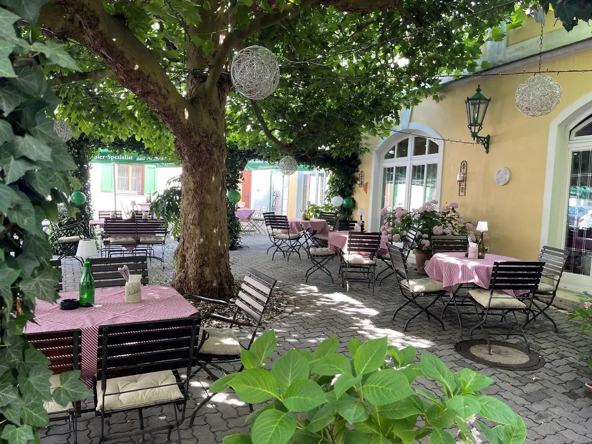 Hotel Jungbraeu Abensberg 0*,